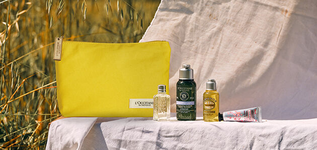 Pochette avec les essentiels de l'&eacute;t&eacute;