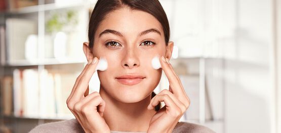 Augen-Make-up entfernen
